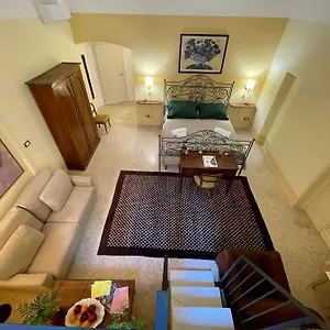  Bed & Breakfast 4 Balconi Rooms- Dimora Arditi Italy